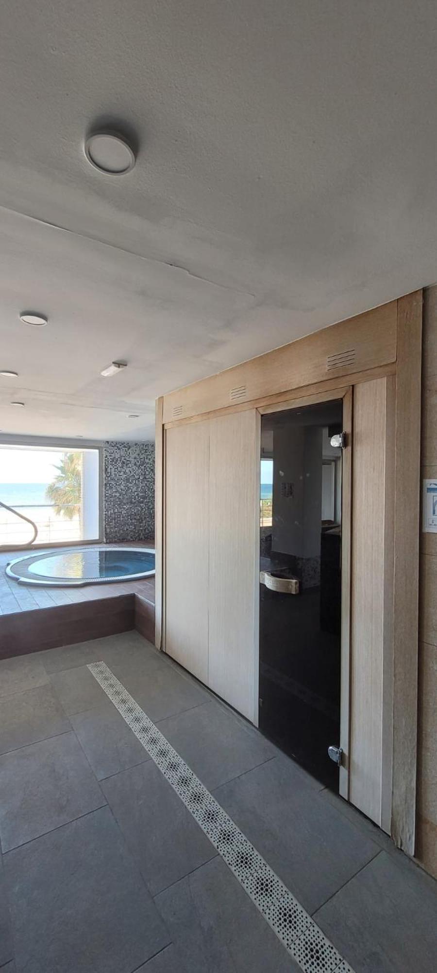 Beachfront Apartment *